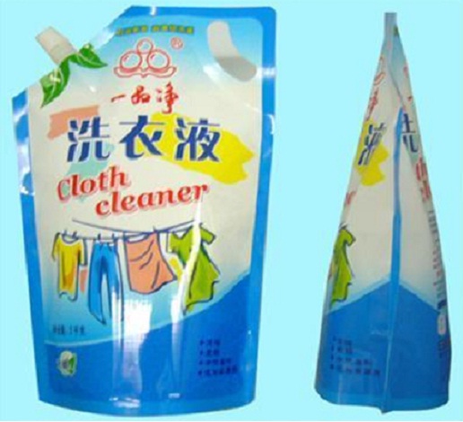 الأكياس القائمة ذات الزمام المنزلق التى نقدمها نحن شركة المهندس منسي للتغليف الحديث  -  ام تو باك